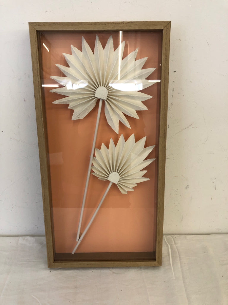 3D FLORAL SHADOW BOX IN PEACH BACKGROUND IN WOOD FRAME.