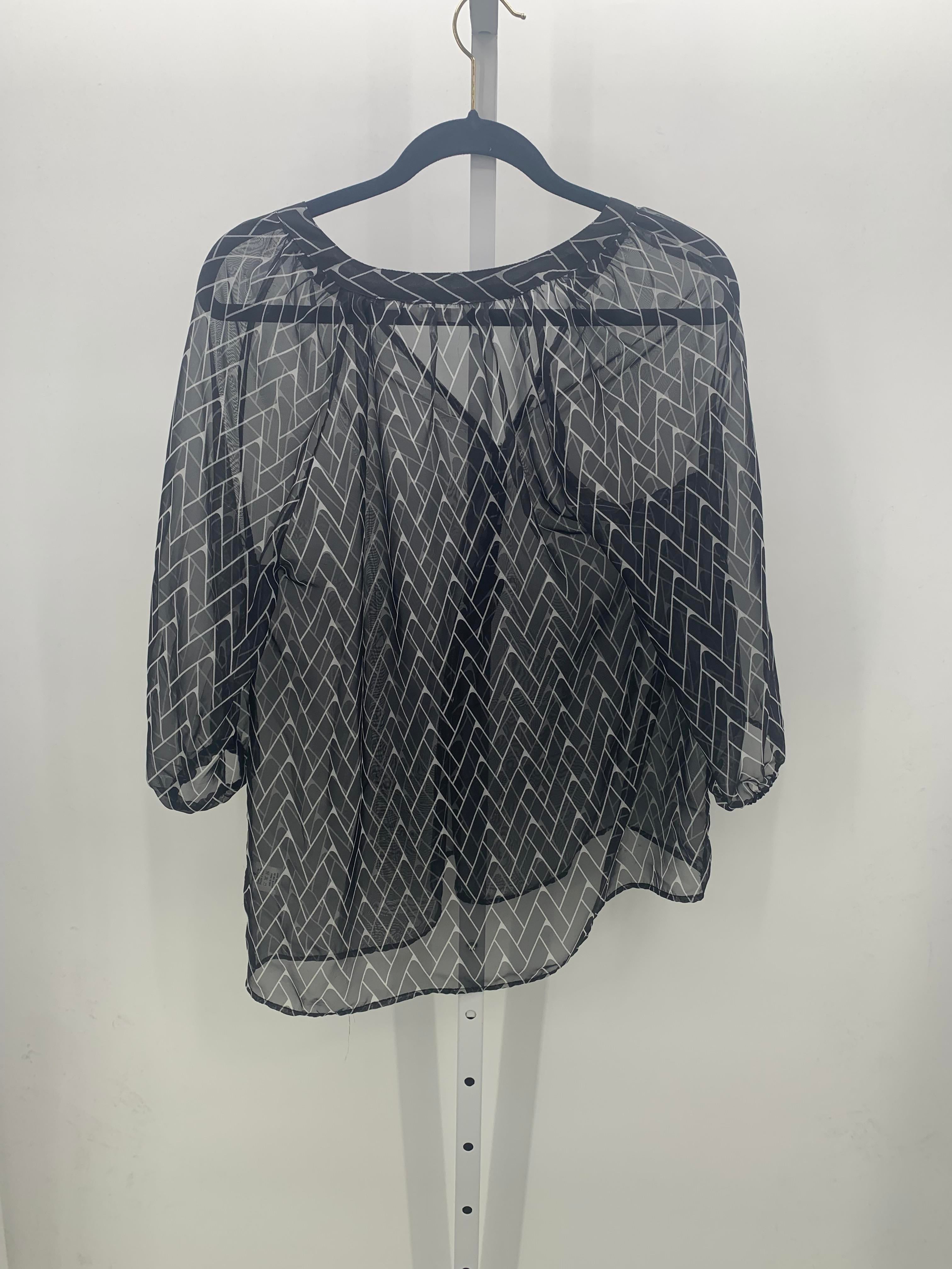 Size Medium Misses 3/4 Sleeve Shirt