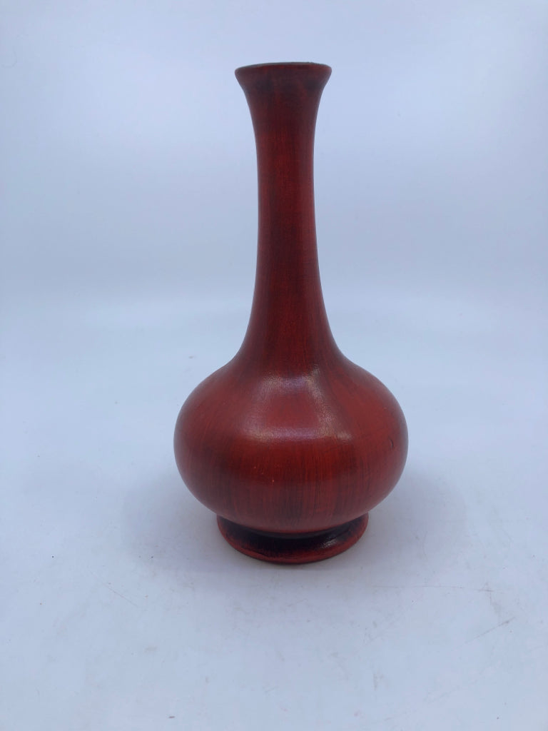 VTG RED WOOD VASE W TALL NECK.