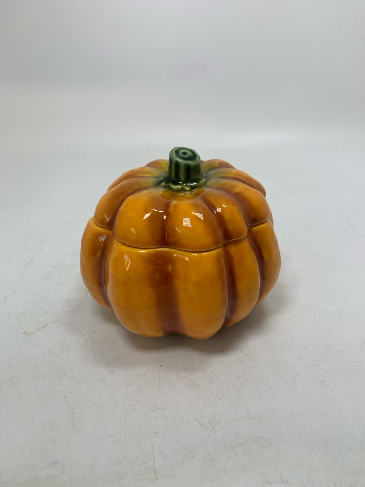 OLFAIRE SMALL PUMPKIN CANISTER MADE IN PORTUGAL.