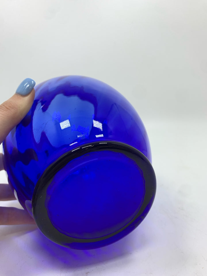 COBALT BLUE GLASS VASE.