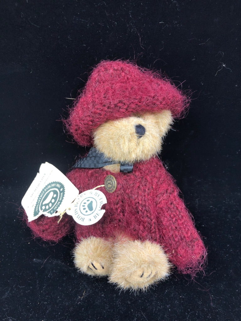 BOYDS BEAR IN RED SWEATER- KAYLA MULBEARY.