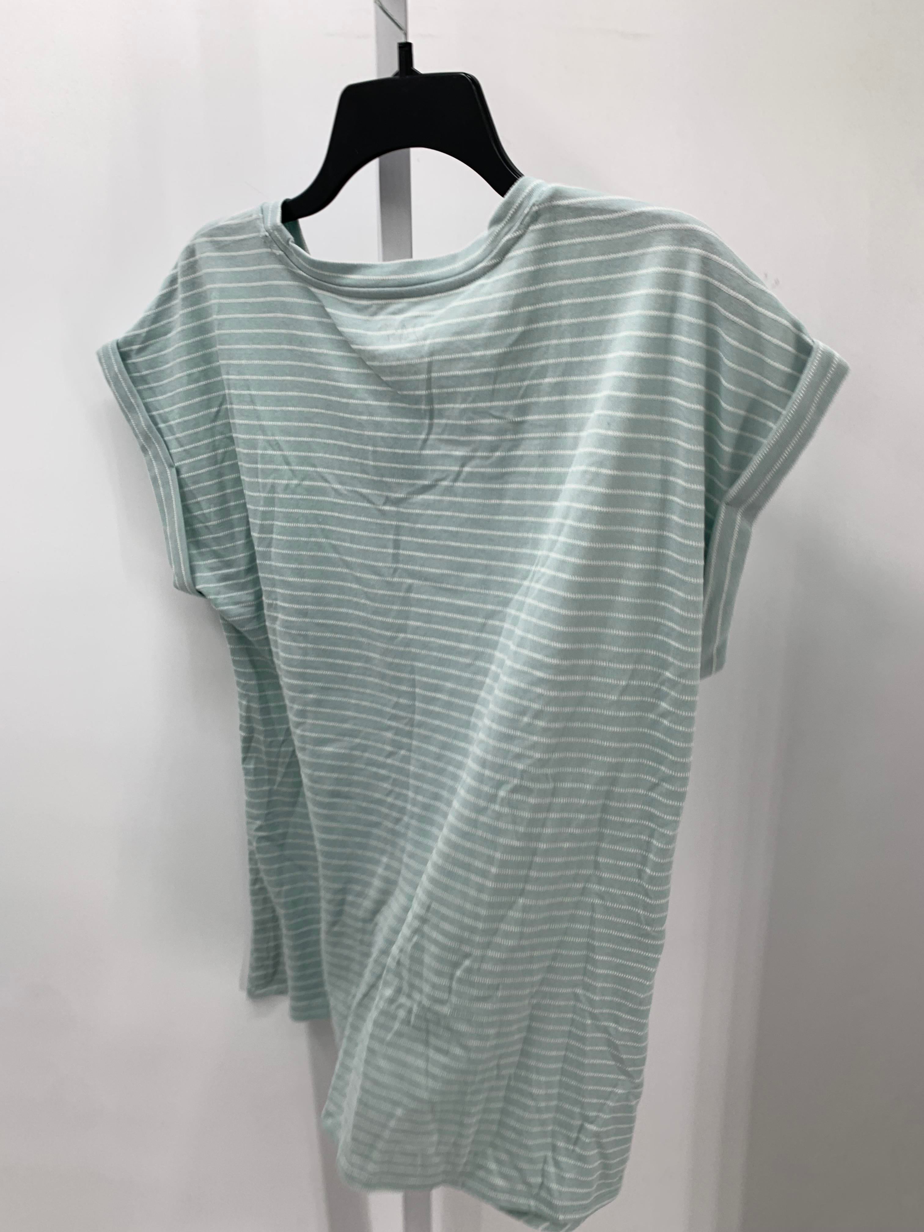 Maurices Size Large Misses Short Sleeve Shirt