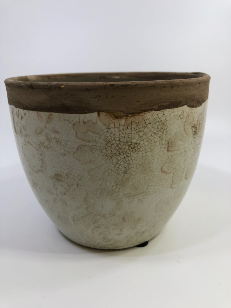 CREAM CRACKLE PLANTER W/FLOWER PATTERN BROWN EDGE.