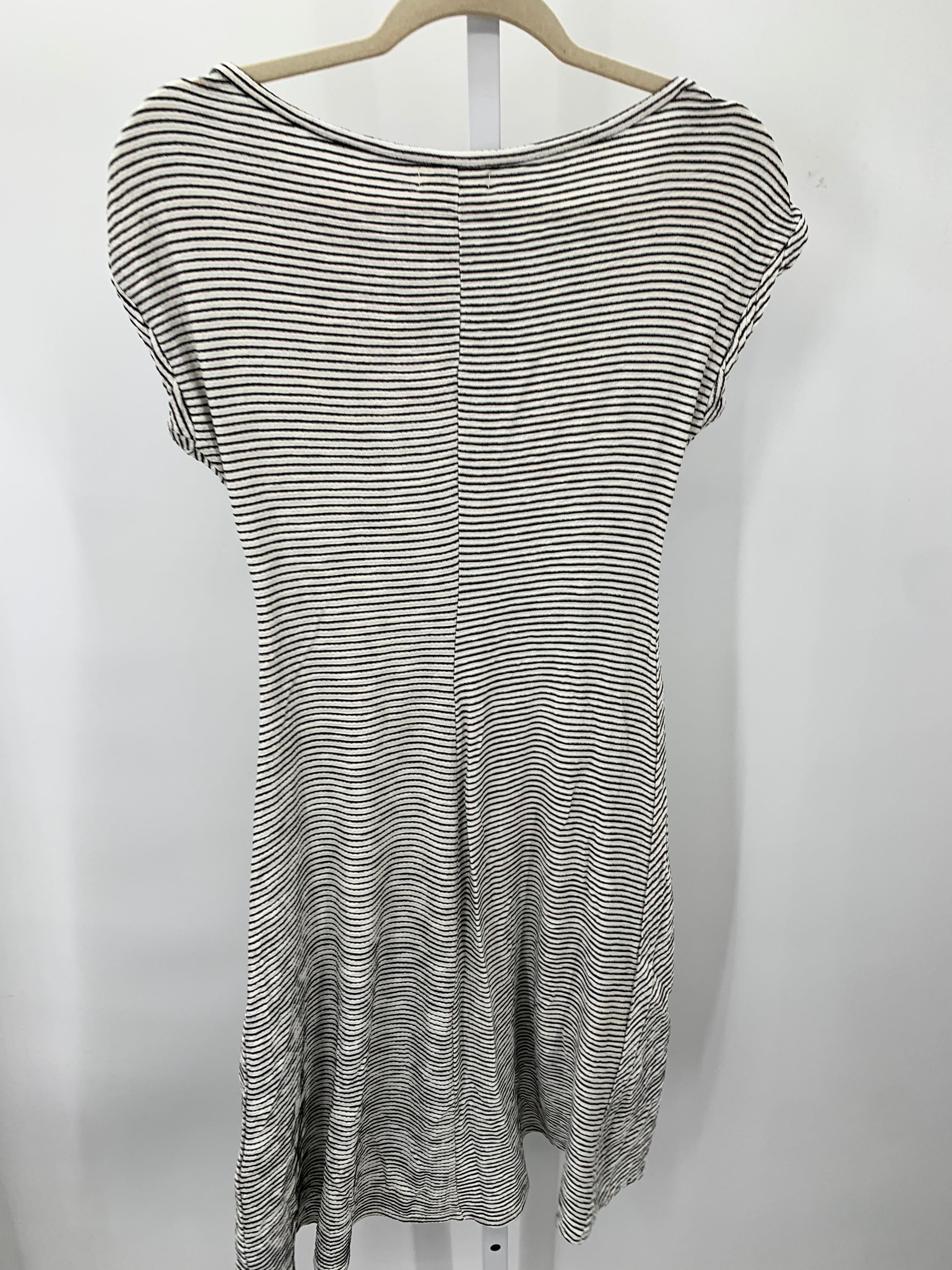 Max Studio Size X Small Misses Short Sleeve Dress