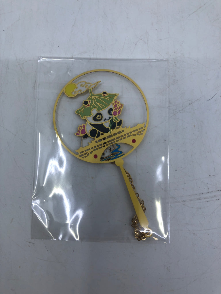 NIB 3 GOLD METAL ASSORTED PANDA BOOK MARKS.