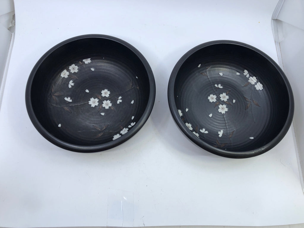 2 LARGE WHITE FLOWER SERVING BOWLS.