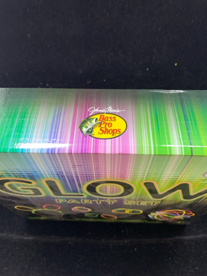NIB PARTY GLOW KIT.