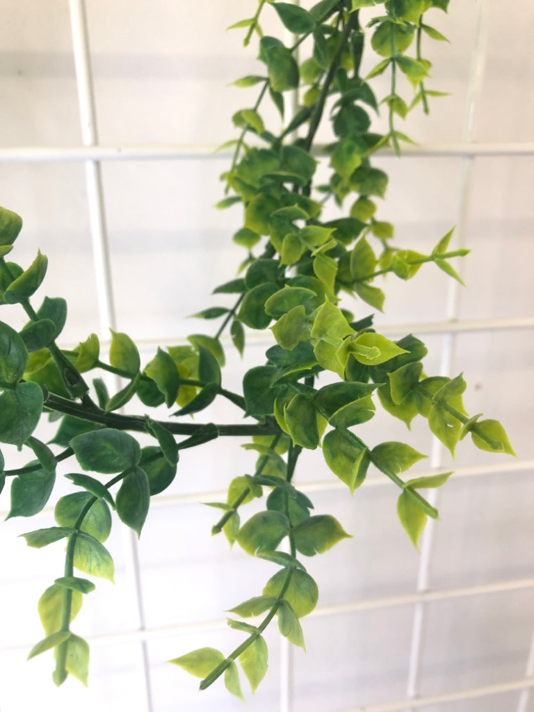 FAUX GREENS GARLAND.