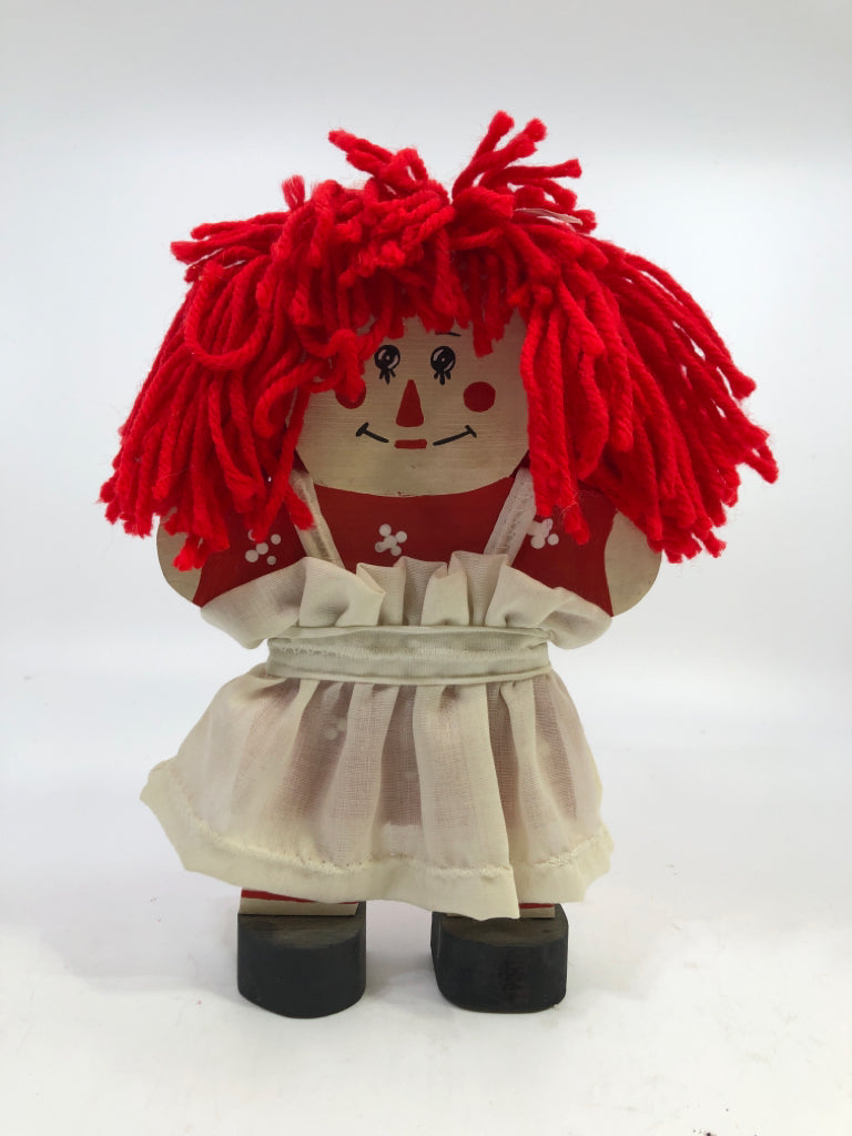 RAGGEDY ANNE WOOD BLOCK SHELF DECOR.