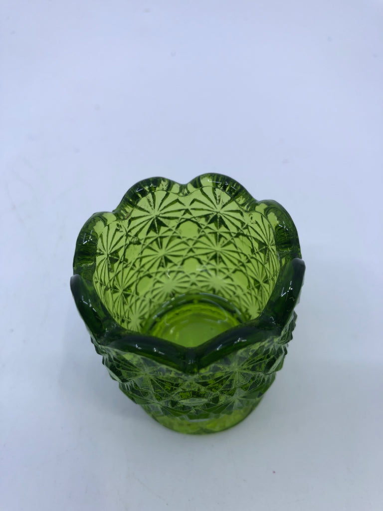 VTG GREEN TOOTHPICK HOLDER.