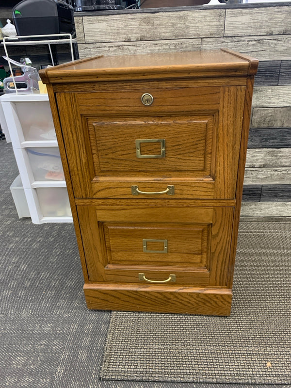 WOOD 2 DRAWER FILING CABINET W/ NO KEY.