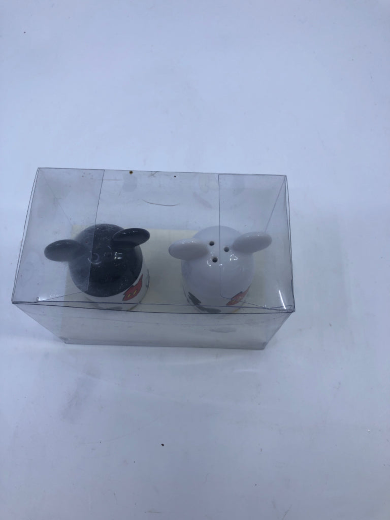 NIP MICKEY MOUSE B+W EARS S/P SHAKERS.