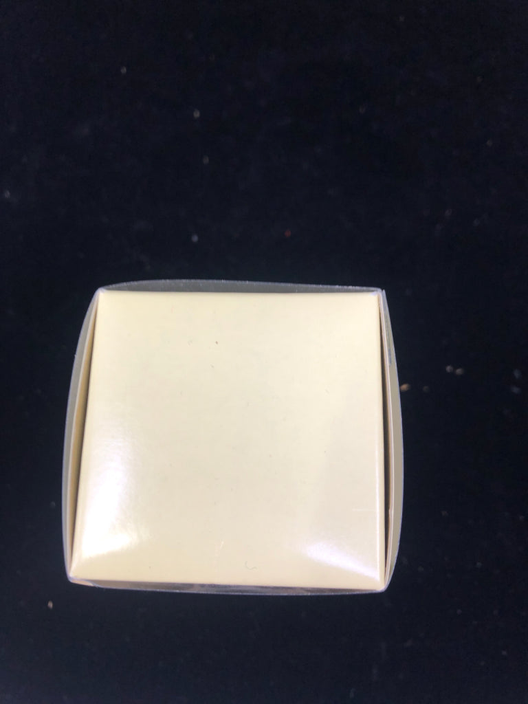 NIB 4 LENOX NAPKIN RINGS.