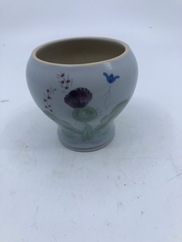 WIDE MOUTH VASE W ABSTRACT BLUE FLOWERS.