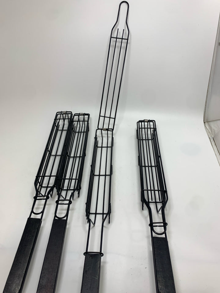 4 NON-STICK KABOB GRILLING BASKETS.