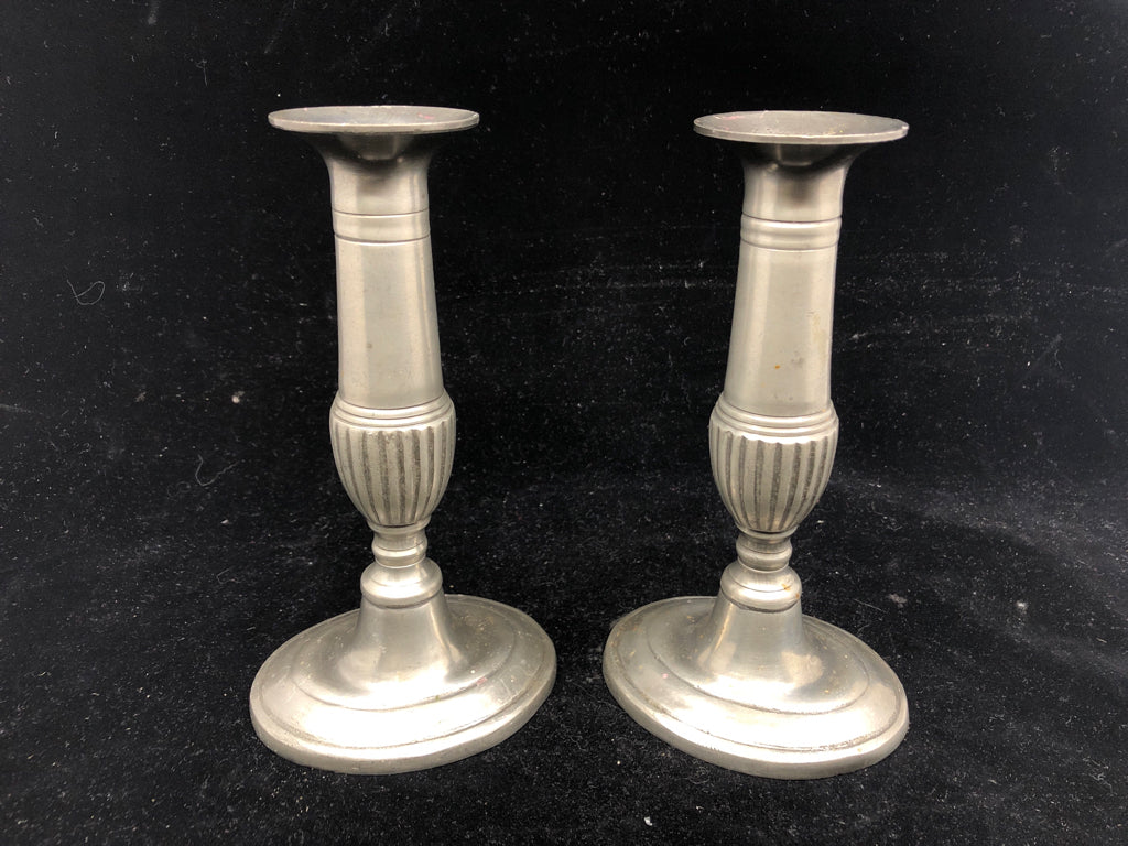 2 METAL TAPER CANDLE HOLDER.