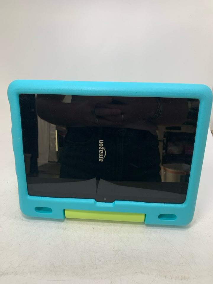 Amazon Fire HD Tablet w/ Case- Tested- *No Charger