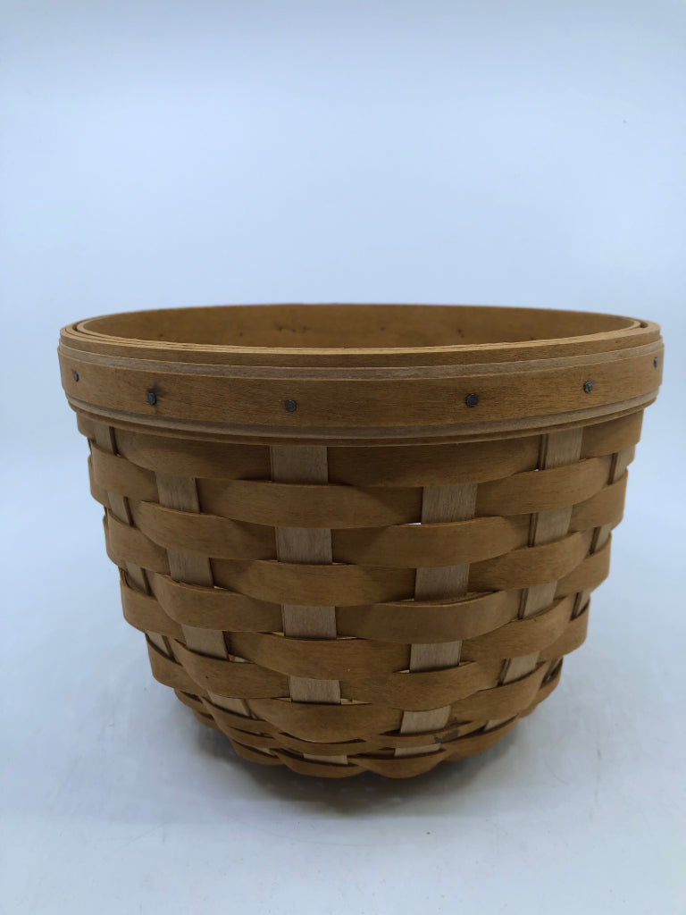 2004 TWO TONED ROUND BASKET.