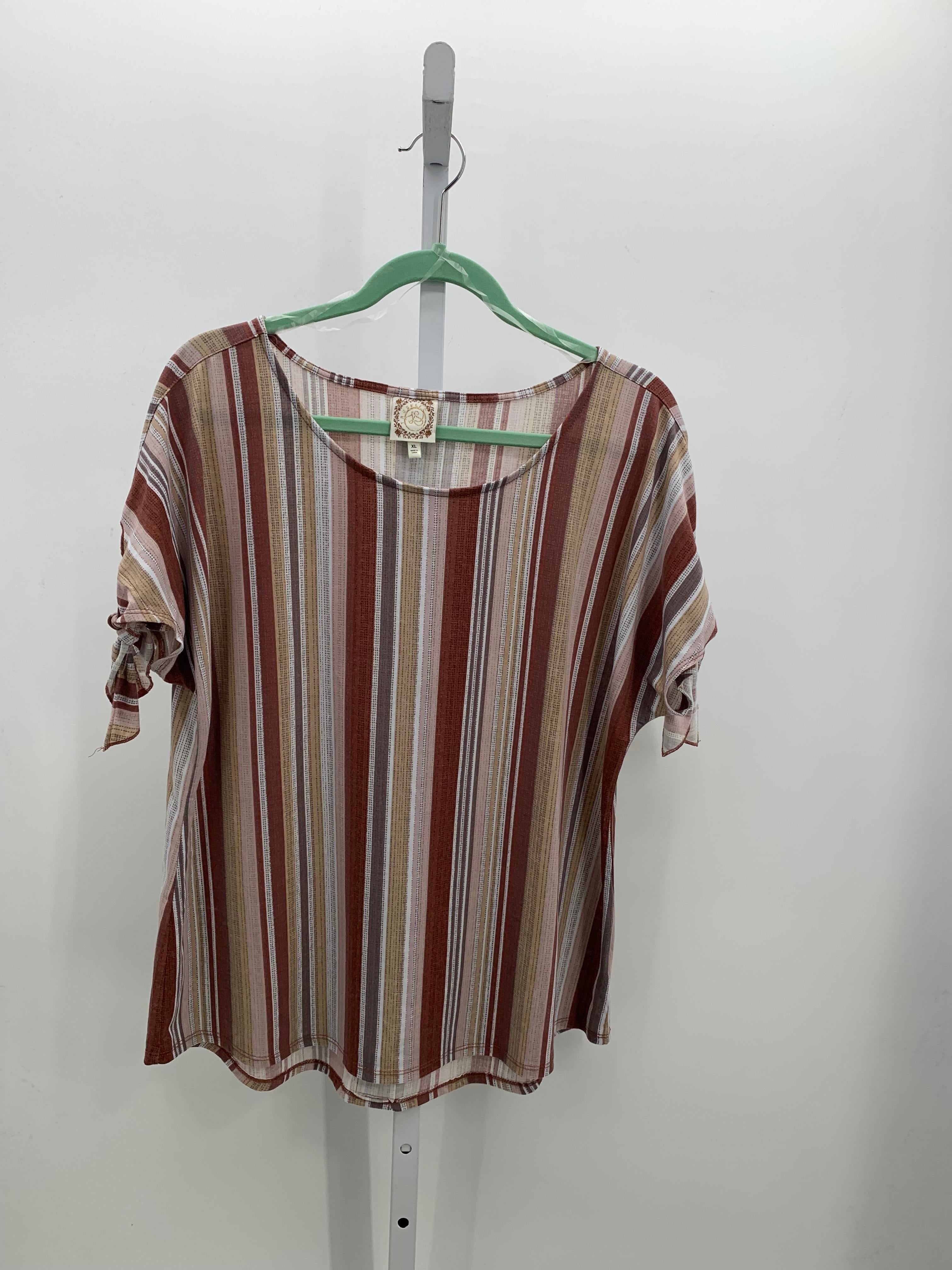 Size Extra Large Misses Short Sleeve Shirt