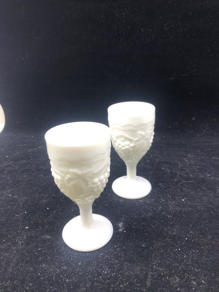 2 WHITE MILK GLASS GOBLETS.