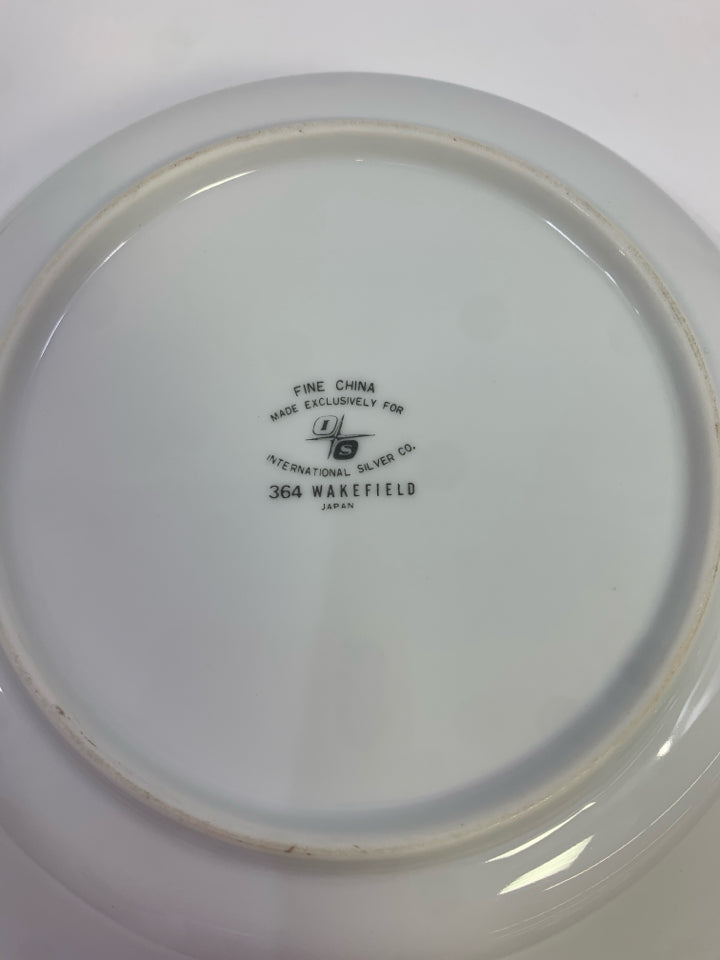 WAKEFIELD SERVING BOWL W/WHITE TEXTURED DETAILING.