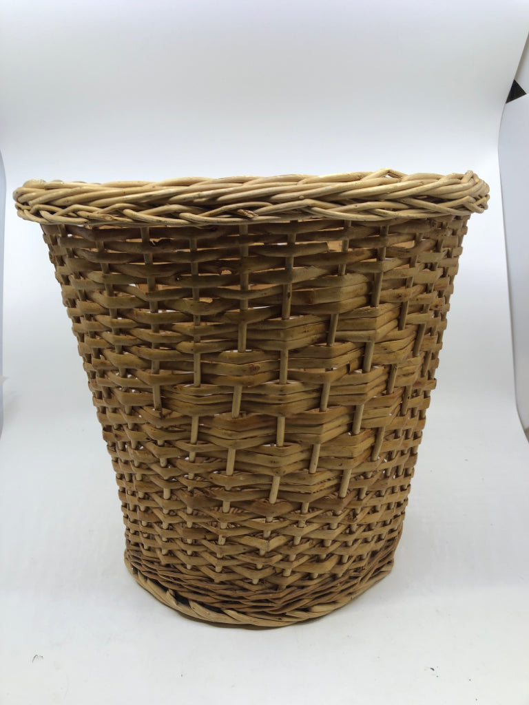 LARGE BLONDE WOVEN TRASH CAN.