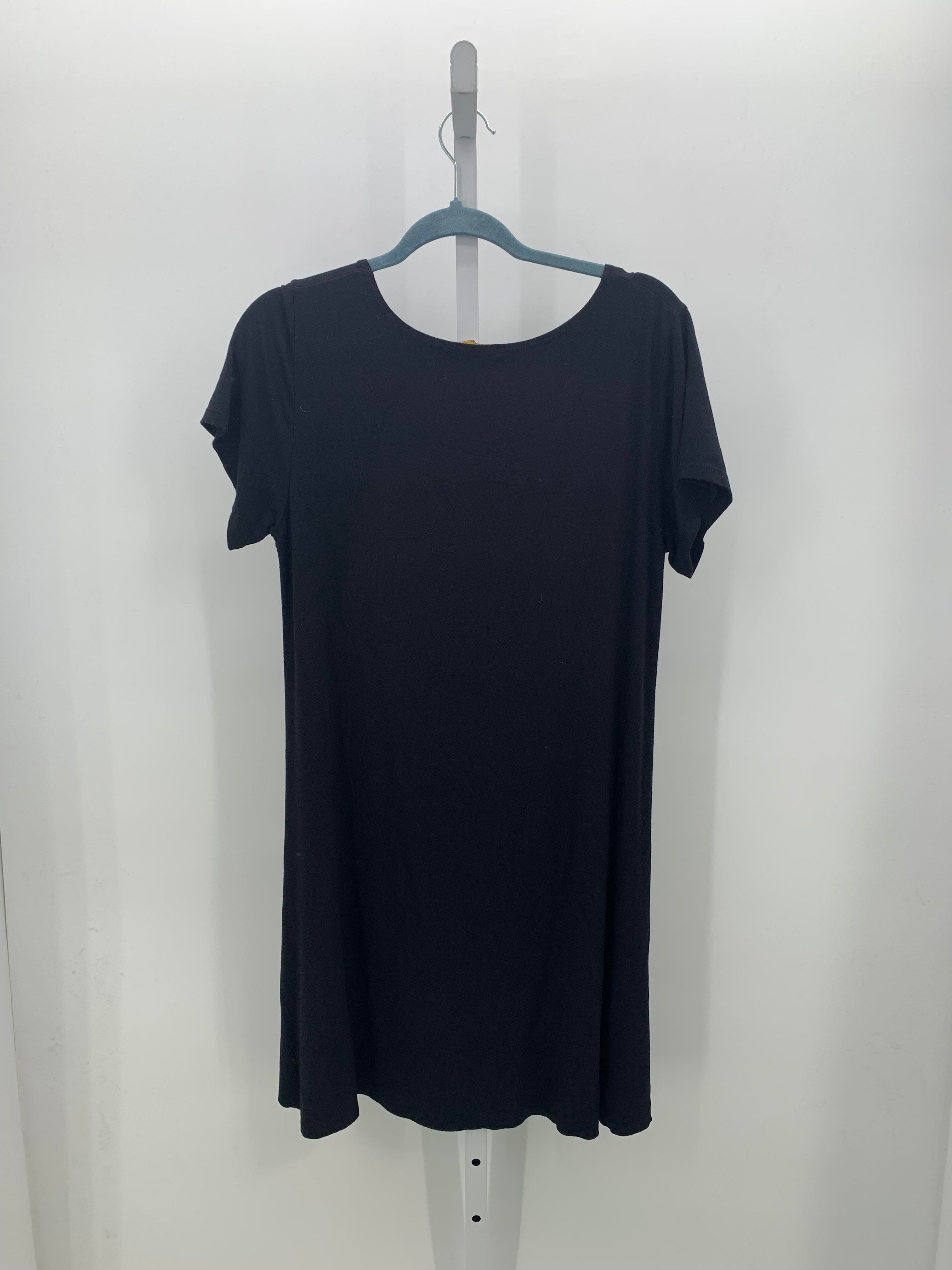 Size Large Misses Short Sleeve Dress