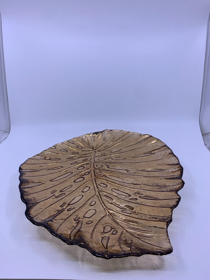 LARGE BRONZE LEAF CENTERPIECE.