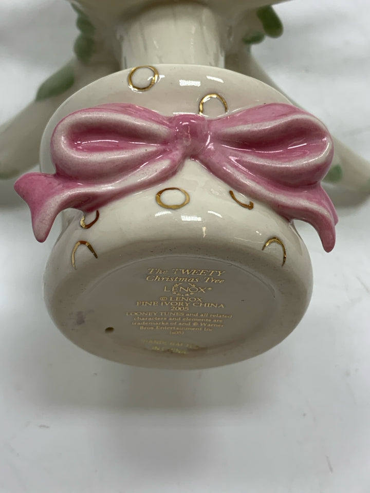 LENOX TWEETY BIRD CHRISTMAS TREE NO ORNAMENTS.