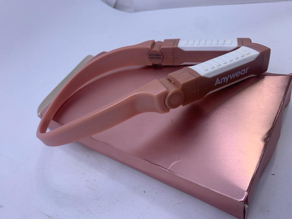 NIP ANYWEAR PINK NECK LIGHT.