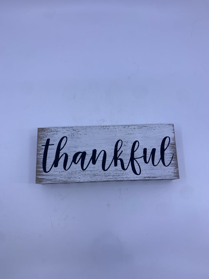 THANKFUL- PLAID SIGN.