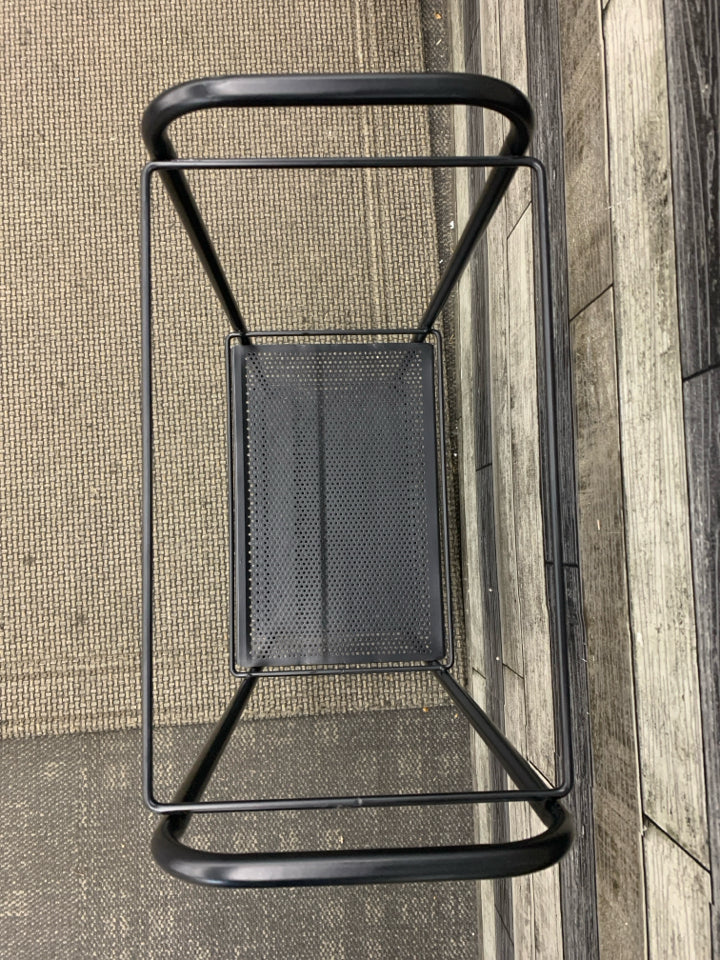 2-TIER BLACK METAL ORGANIZER.