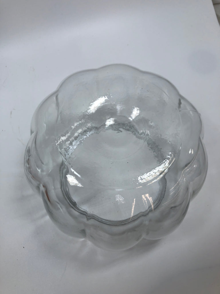 CLEAR GLASS PUMPKIN W/LID.