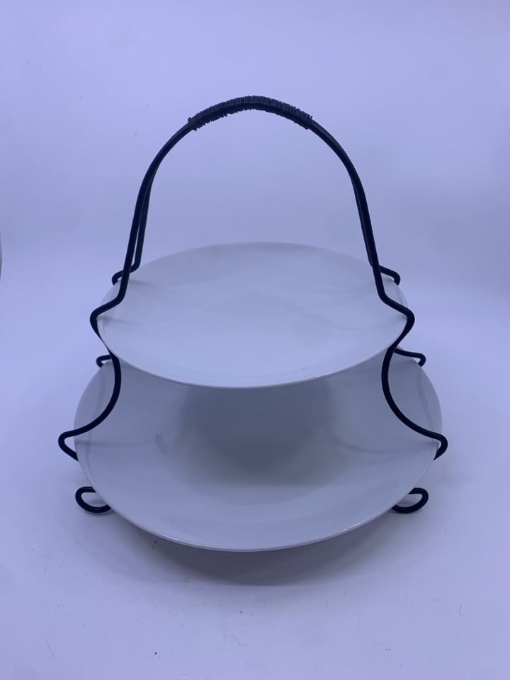 2 TIER WHITE PLATES SERVER.