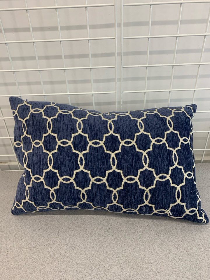 GEOMETRIC BLUE DOWN FEATHER PILLOW.