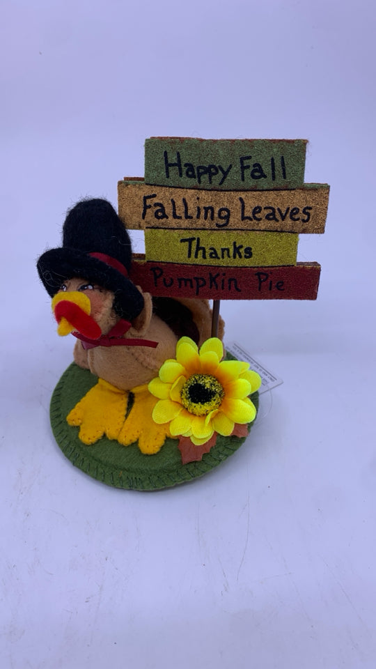 ANNA LEE HAPPY FALL TURKEY.