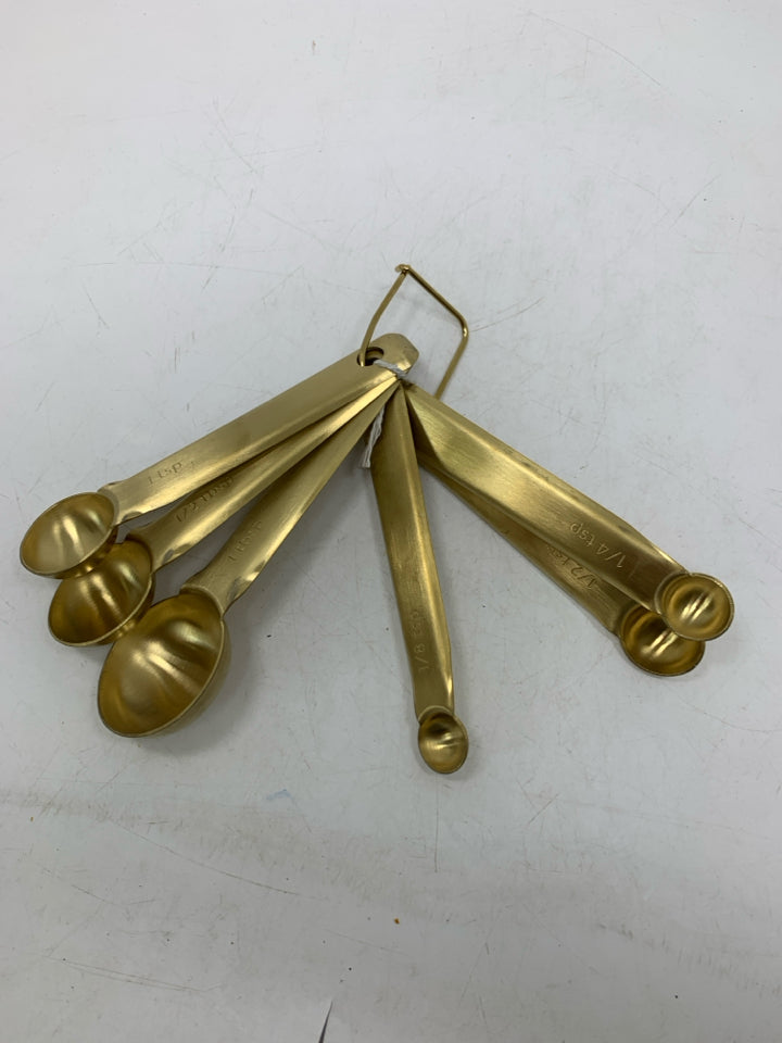 GOLD METAL 6PC MEASURING SPOONS SET.