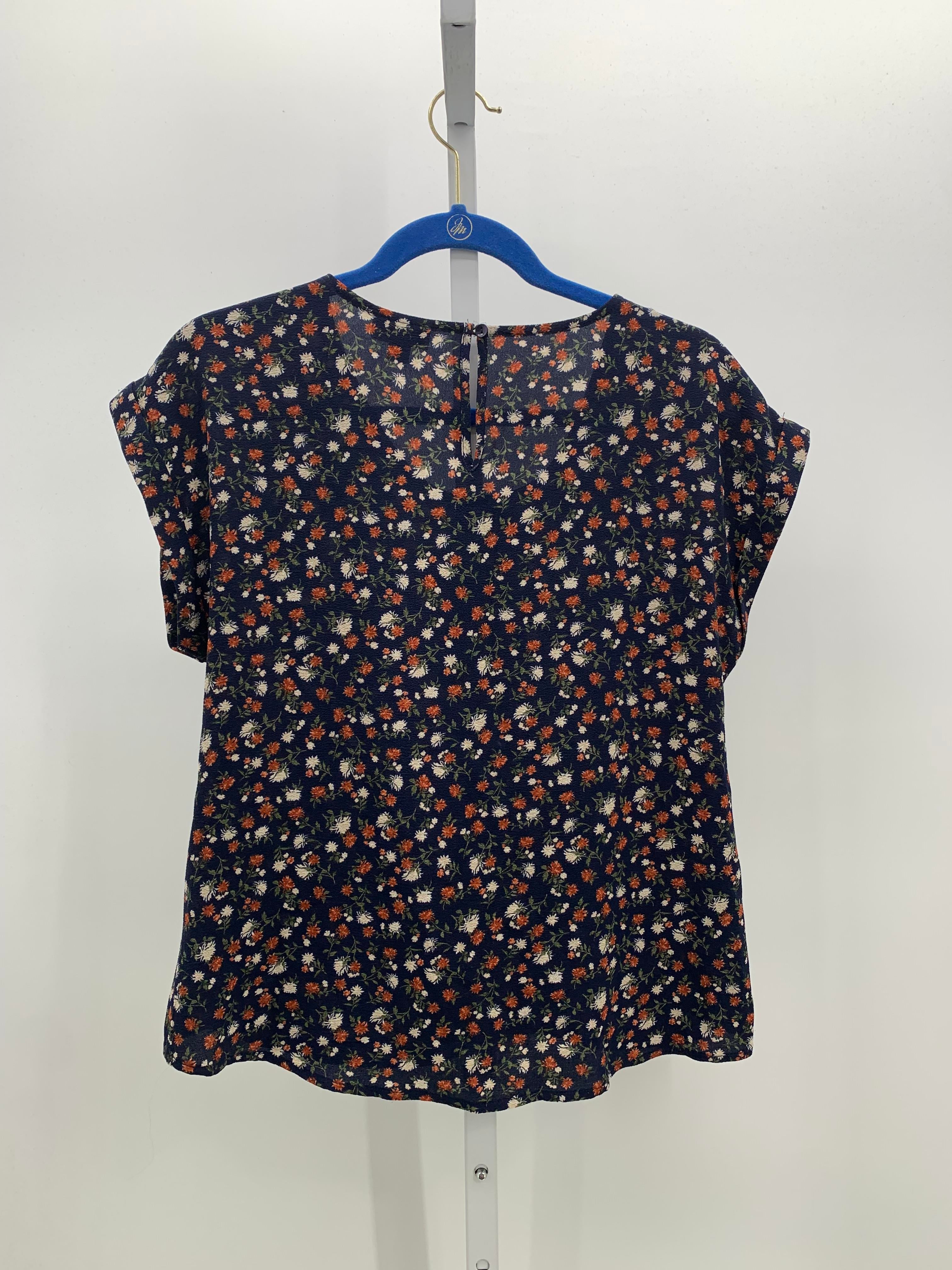 SO Size Small Juniors Short Sleeve Shirt
