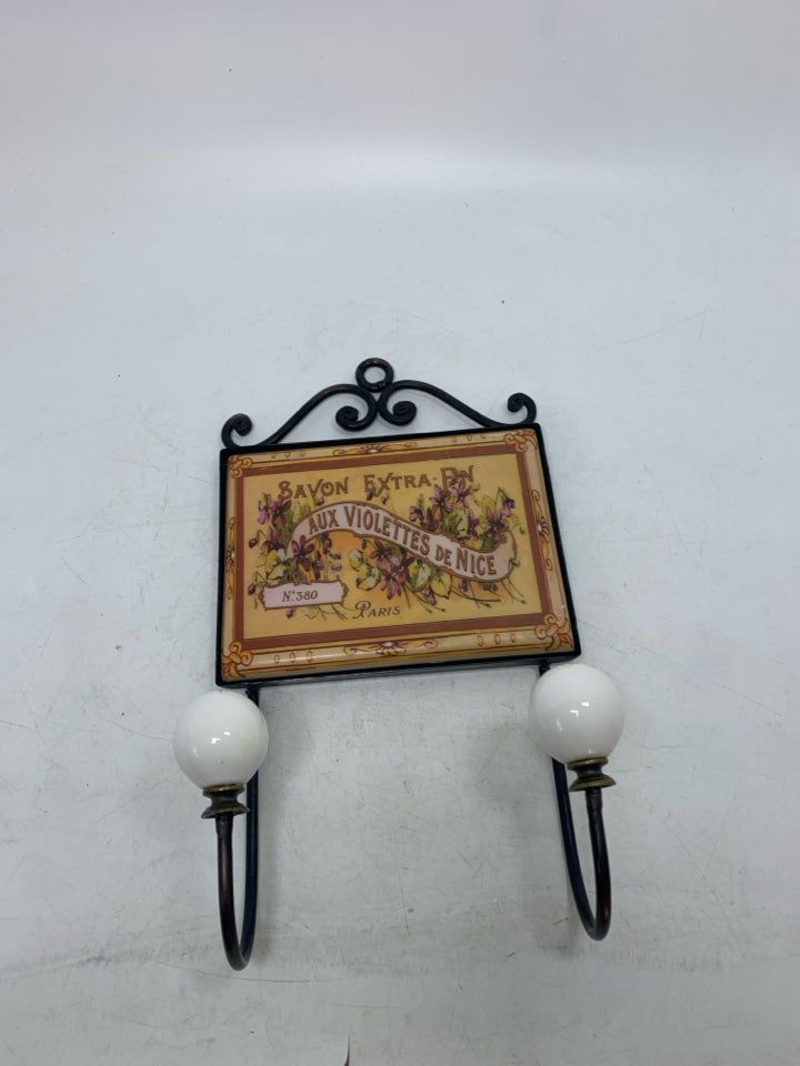 SAVON EXTRA-FIN CERAMIC/METAL WALL HANGING W/ 2 HOOKS.