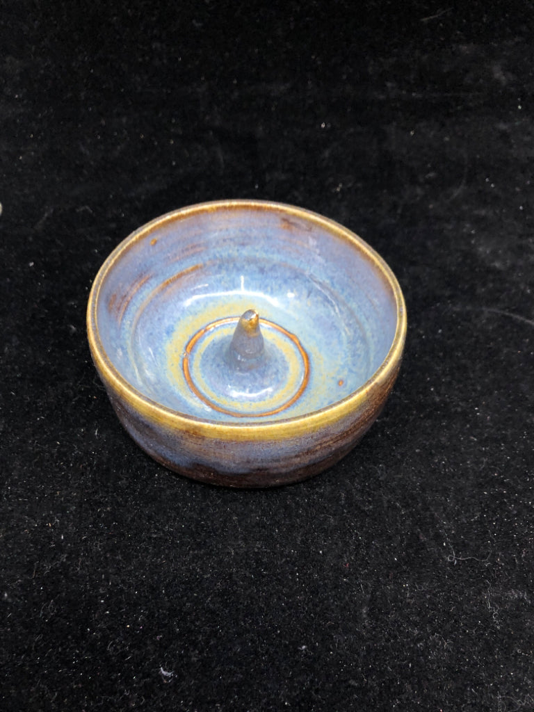BLUE + BROWN POTTERY APPLE BAKER.