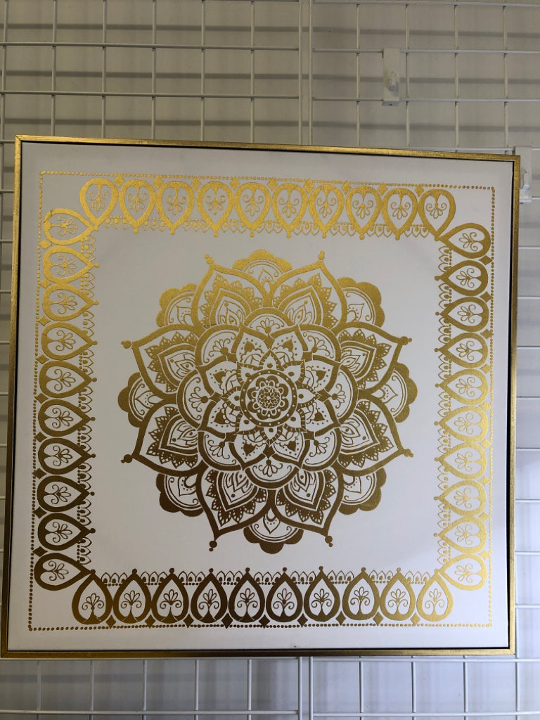 GOLD FRAME GOLD DESIGN WALL HANGING.