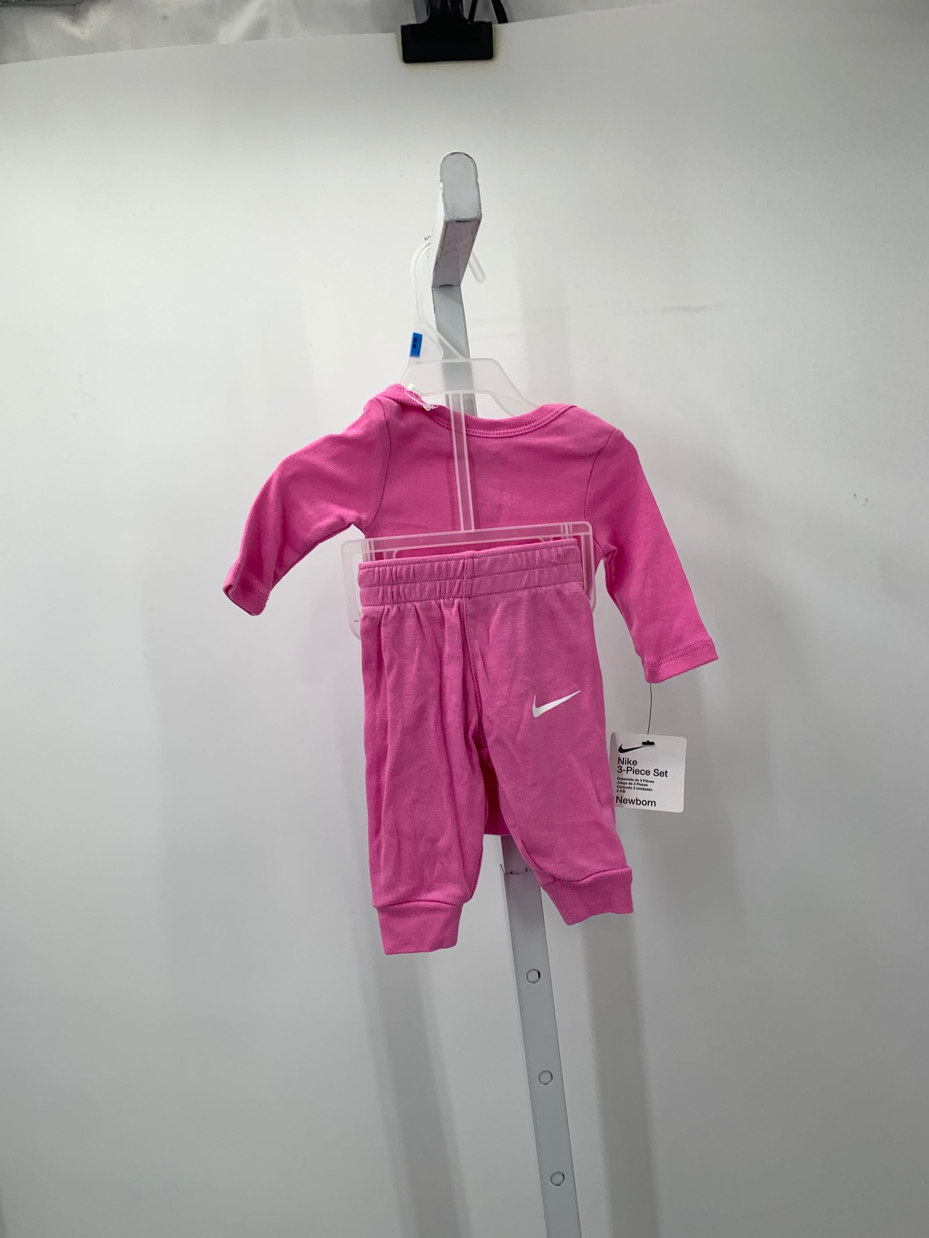 Nike Size Newborn Girls 2 Pieces