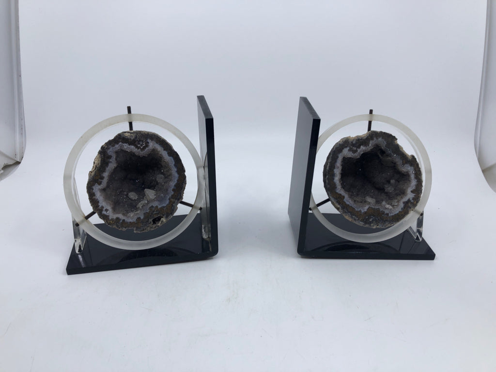 2 CUT GEODE BOOKENDS.