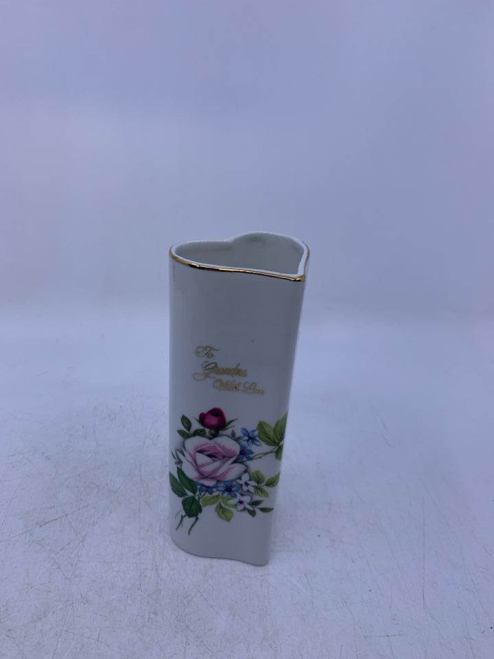 WHITE HEART SHAPED TO GRANDMA W/ LOVE VASE.