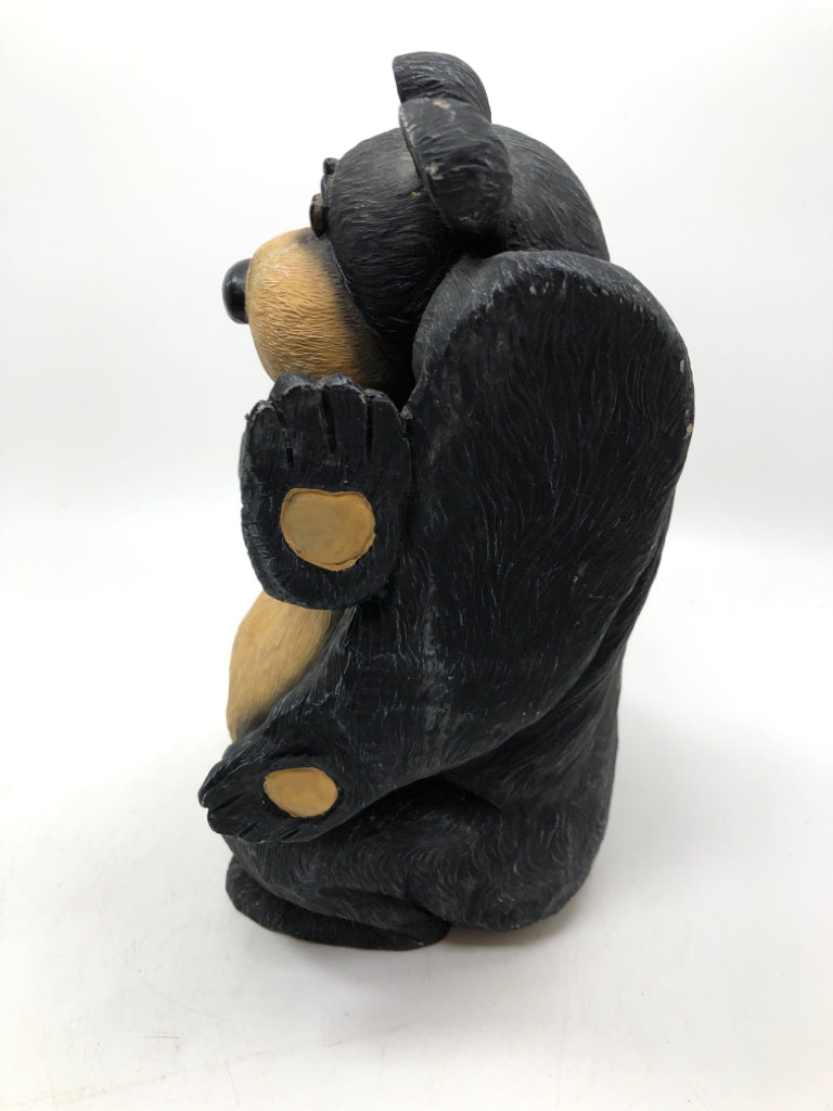 1-LEANING BEAR BOOK END.
