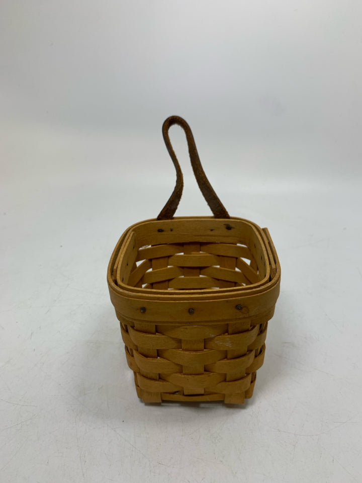 SMALL HANGING BASKET W/ LEATHER STRAP.