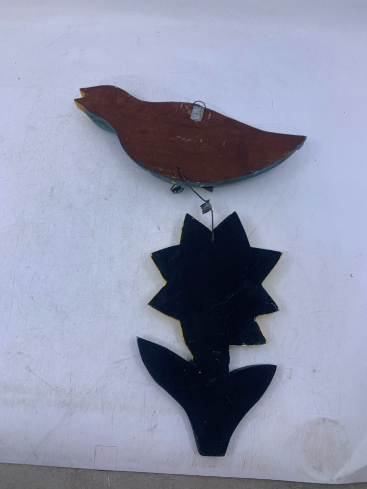 WOOD BLUE BIRD/SUNFLOWER WALL HANGING.