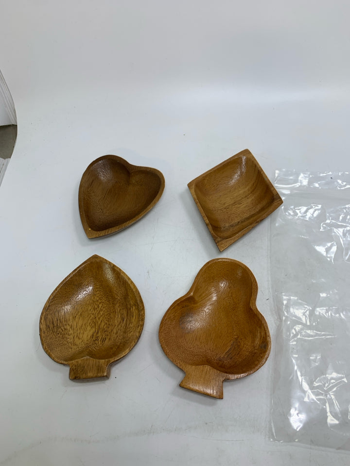 IN BAG 4 WOOD CARVED DECK OF CARDS SYMBOLS CATCH ALL BOWLS.