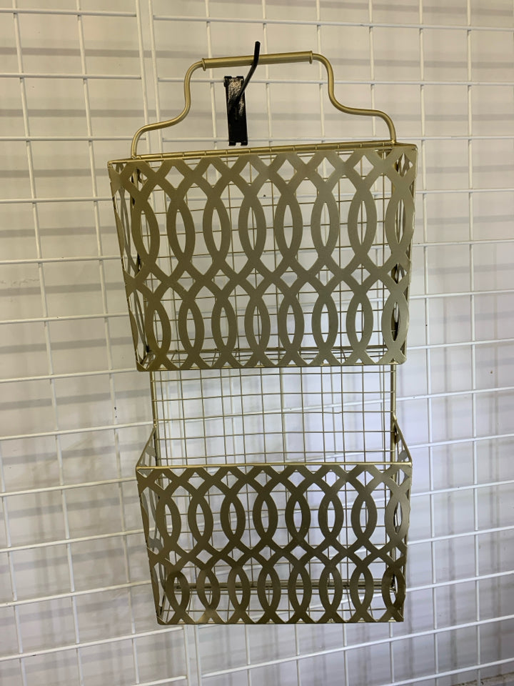 GOLD METAL WALL ORGANIZER W/2 SLOTS & HANDLE.